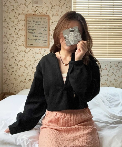 GeeRA（ジーラ）の「深Ｖネックショート丈ボリュームスウェット（スウェット・レディース・パープル/ブラック/杢グレー/オートミール・SMALL/MEDIUM/LARGE/X-LARGE）」の6枚目の写真