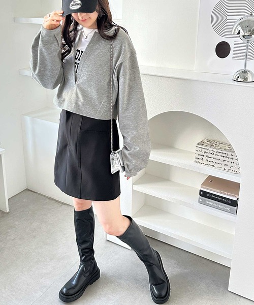 GeeRA（ジーラ）の「深Ｖネックショート丈ボリュームスウェット（スウェット・レディース・パープル/ブラック/杢グレー/オートミール・SMALL/MEDIUM/LARGE/X-LARGE）」の16枚目の写真