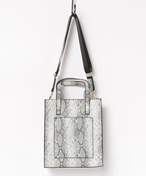 E.TOKYO（イートーキョー）の「縦長2WAYバッグ（ショルダーバッグ・レディース・ブラック系その他/ベージュ系その他/ベージュ/ブルー/ピンク/グレー系その他/パイソン/ブラック系その他2/ブラウン系その他・FREE）」の9枚目の写真