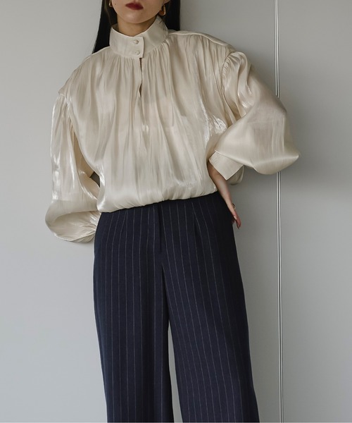 Ezick(エジック)の「Balloon shiny satin ブラウス(シャツ/ブラウス・レディース・ブラック/アイボリー/ライトパープル・FREE)」の9枚目の写真