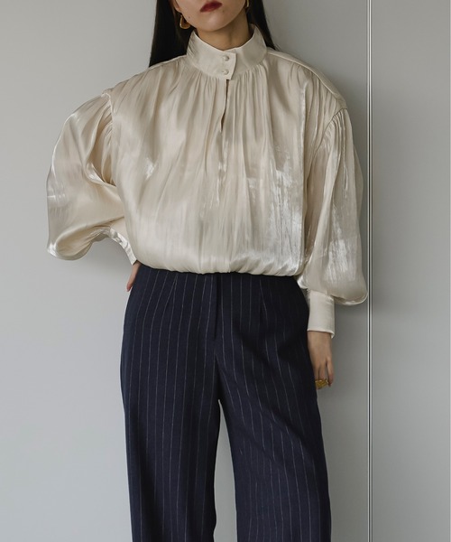 Ezick(エジック)の「Balloon shiny satin ブラウス(シャツ/ブラウス・レディース・ブラック/アイボリー/ライトパープル・FREE)」の10枚目の写真