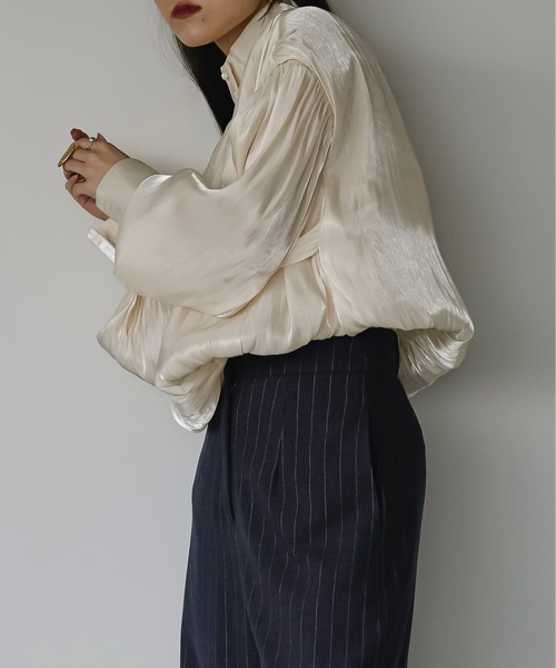 Ezick(エジック)の「Balloon shiny satin ブラウス(シャツ/ブラウス・レディース・ブラック/アイボリー/ライトパープル・FREE)」の12枚目の写真