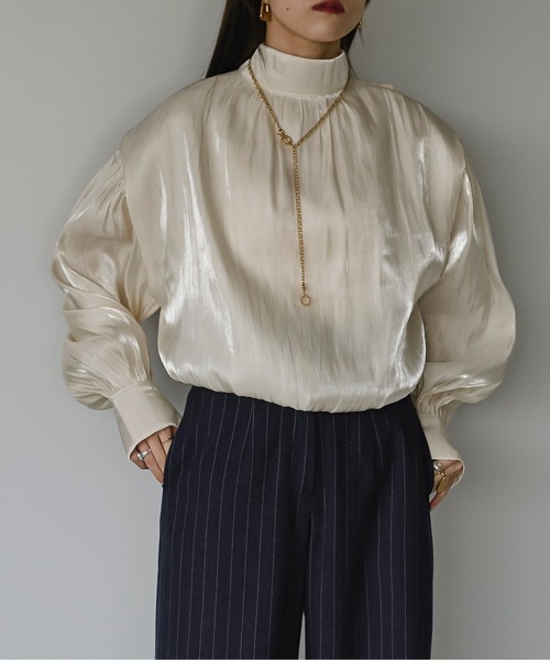 Ezick(エジック)の「Balloon shiny satin ブラウス(シャツ/ブラウス・レディース・ブラック/アイボリー/ライトパープル・FREE)」の13枚目の写真