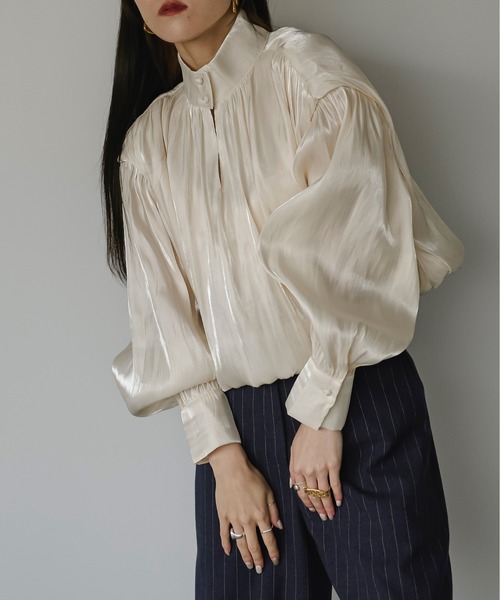 Ezick(エジック)の「Balloon shiny satin ブラウス(シャツ/ブラウス・レディース・ブラック/アイボリー/ライトパープル・FREE)」の16枚目の写真