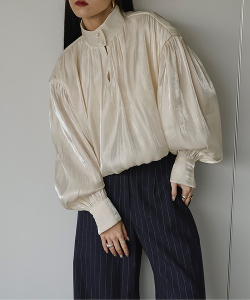 Ezick(エジック)の「Balloon shiny satin ブラウス(シャツ/ブラウス・レディース・ブラック/アイボリー/ライトパープル・FREE)」の15枚目の写真