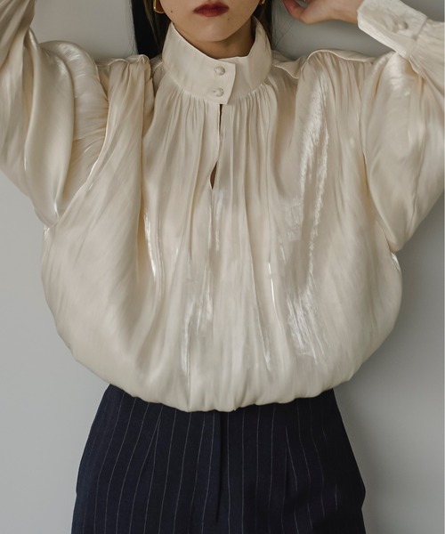 Ezick(エジック)の「Balloon shiny satin ブラウス(シャツ/ブラウス・レディース・ブラック/アイボリー/ライトパープル・FREE)」の22枚目の写真