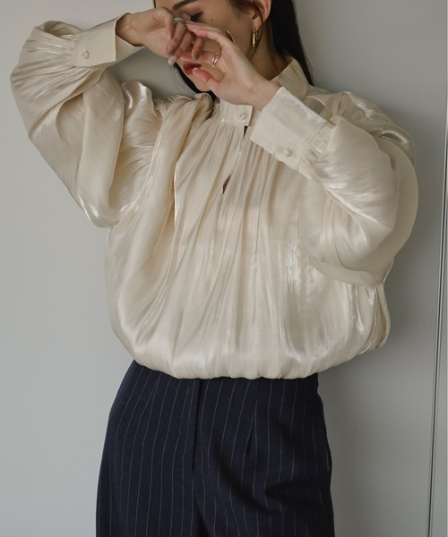 Ezick(エジック)の「Balloon shiny satin ブラウス(シャツ/ブラウス・レディース・ブラック/アイボリー/ライトパープル・FREE)」の20枚目の写真