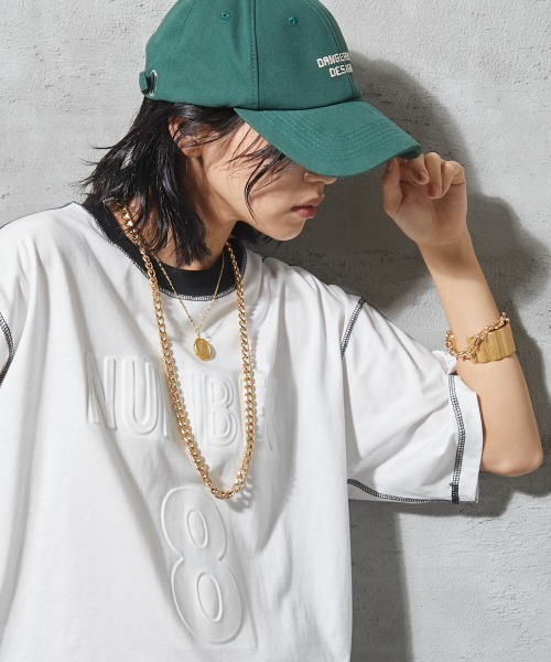 GEVS.（ジェイヴィス）の「＜大きいサイズ＞ 配色ステッチエンボス加工Tシャツ GEVS.（Tシャツ/カットソー・レディース・ブラック/オフホワイト・L/LL/3L/4L/5L）」の2枚目の写真