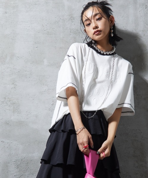 GEVS.（ジェイヴィス）の「＜大きいサイズ＞ 配色ステッチエンボス加工Tシャツ GEVS.（Tシャツ/カットソー・レディース・ブラック/オフホワイト・L/LL/3L/4L/5L）」の9枚目の写真