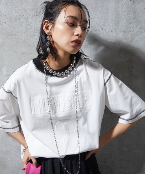 GEVS.（ジェイヴィス）の「＜大きいサイズ＞ 配色ステッチエンボス加工Tシャツ GEVS.（Tシャツ/カットソー・レディース・ブラック/オフホワイト・L/LL/3L/4L/5L）」の12枚目の写真