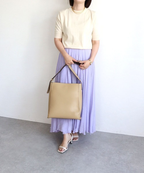 MIAN （ミアン）の「バイカラーA4ワンショルダーバッグ（ショルダーバッグ・レディース・ブラック/アイボリー/モカ/ライトベージュ・FREE）」の17枚目の写真