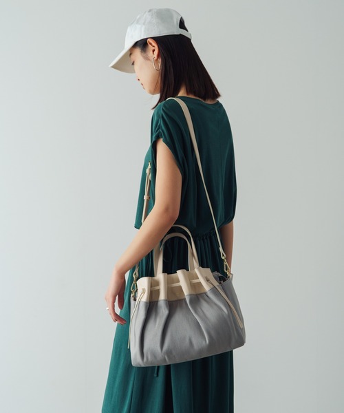 russet(ラシット)の「巾着デザイントートバッグ(SF-208)(トートバッグ・レディース・ベージュ/グレー/アイボリー・FREE)」の3枚目の写真