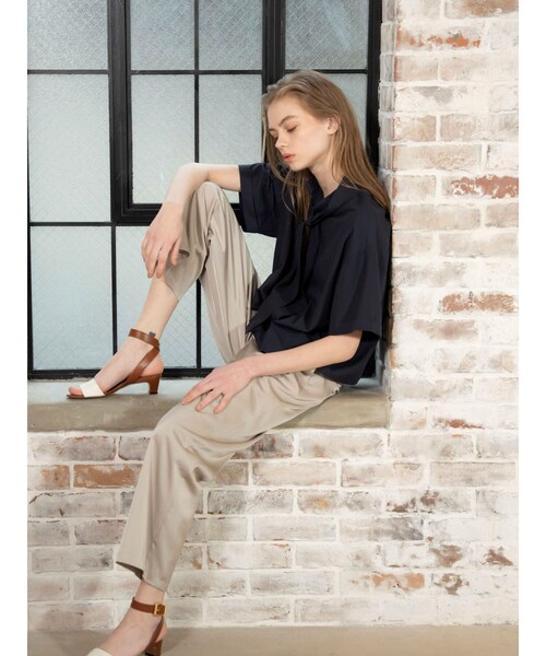 cloenc（クロエンス）の「◆2WAYショート丈タイ付きバンドカラーシャツ（シャツ/ブラウス・レディース・ホワイト/ネイビー・00）」の8枚目の写真