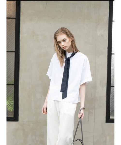 cloenc（クロエンス）の「◆2WAYショート丈タイ付きバンドカラーシャツ（シャツ/ブラウス・レディース・ホワイト/ネイビー・00）」の9枚目の写真