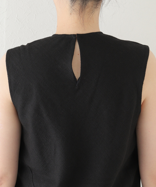 TOTEME(トーテム)の「【TOTEME/トーテム】 TWISTED SLEEVELESS TOP(シャツ/ブラウス・レディース・ブラック・FREE)」の11枚目の写真