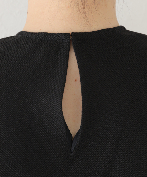 TOTEME(トーテム)の「【TOTEME/トーテム】 TWISTED SLEEVELESS TOP(シャツ/ブラウス・レディース・ブラック・FREE)」の7枚目の写真