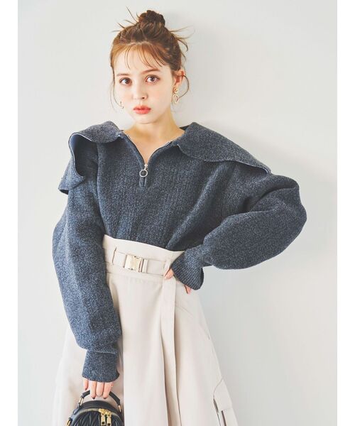 dazzlin（ダズリン）の「オーバーカラーZIPニットトップス（ニット/セーター・レディース・オフホワイト/チャコールグレー/ブルー・FREE）」の8枚目の写真