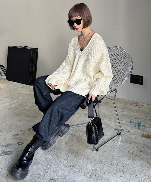 PAGEBOY（ページボーイ）の「〈手洗い可能〉WEB限定アイテム / ケーブルVネックプルオーバー（ニット/セーター・レディース・ブルー/レッド/ネイビー/グリーン/ベージュ/オフホワイト/マスタード/ライトグレー/ブラック・FREE）」の20枚目の写真