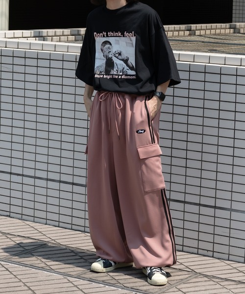 kutir(クティール)の「トラックラインカーゴパンツ(カーゴパンツ・メンズ・ブラック/ブラウン/ピンクベージュ・LARGE/SMALL/MEDIUM)」の3枚目の写真