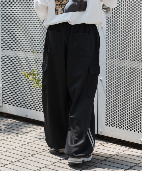 kutir(クティール)の「トラックラインカーゴパンツ(カーゴパンツ・メンズ・ブラック/ブラウン/ピンクベージュ・LARGE/SMALL/MEDIUM)」の8枚目の写真