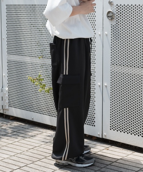 kutir(クティール)の「トラックラインカーゴパンツ(カーゴパンツ・メンズ・ブラック/ブラウン/ピンクベージュ・LARGE/SMALL/MEDIUM)」の9枚目の写真