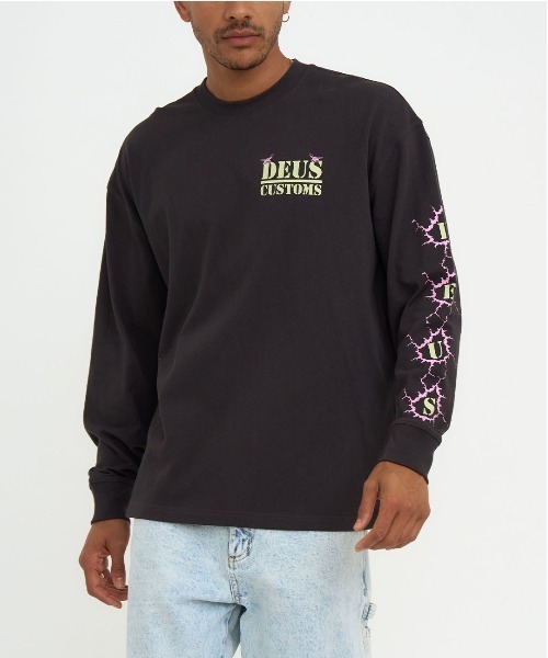 DEUS EX MACHINA(デウスエクスマキナ)の「PUB NUISANCE LS TEE(Tシャツ/カットソー・メンズ・ローズ/ブラック・LARGE/MEDIUM/SMALL)」の5枚目の写真