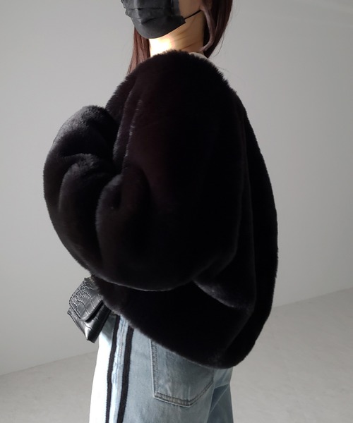 me+em select(ミームセレクト)の「※※【 3COLOR 】ノーカラーショートフェイクファージャケット(その他アウター・レディース・キャメル/ホワイト/ブラック・FREE)」の11枚目の写真