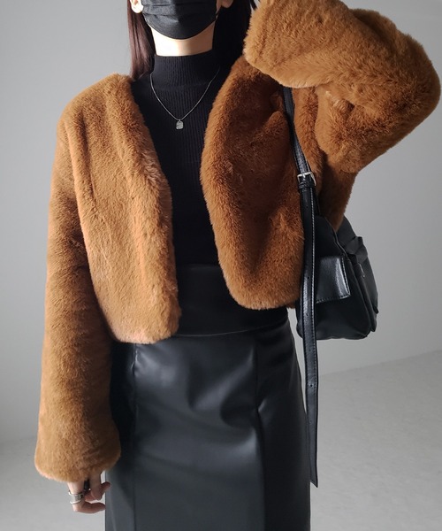 me+em select(ミームセレクト)の「※※【 3COLOR 】ノーカラーショートフェイクファージャケット(その他アウター・レディース・キャメル/ホワイト/ブラック・FREE)」の5枚目の写真