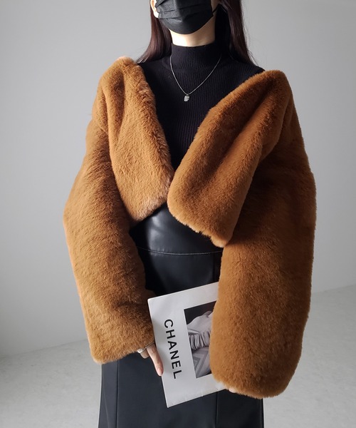 me+em select(ミームセレクト)の「※※【 3COLOR 】ノーカラーショートフェイクファージャケット(その他アウター・レディース・キャメル/ホワイト/ブラック・FREE)」の6枚目の写真