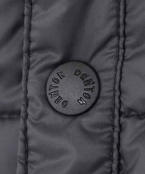 Ray BEAMS(レイビームス)の「DANTON / インナー ダウン ベスト(ダウンベスト・レディース・ブラック/グレー・36/34)」の8枚目の写真