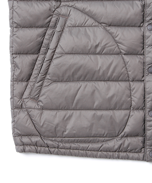 Ray BEAMS(レイビームス)の「DANTON / インナー ダウン ベスト(ダウンベスト・レディース・ブラック/グレー・36/34)」の9枚目の写真