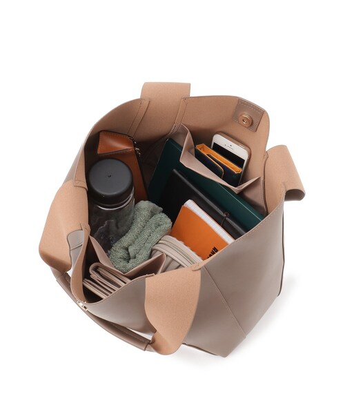 OPAQUE.CLIP（オペークドットクリップ）の「◆【A4サイズ対応】合皮フレームトートバッグ（トートバッグ・レディース・マスタード/ブラウン系/ブラック系4・00）」の11枚目の写真