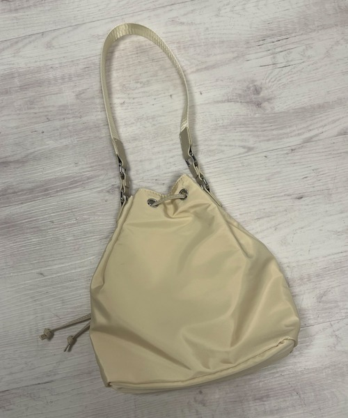 VICKY(ビッキー)の「【KOREAN ITEM】巾着ショルダーバッグ(ショルダーバッグ・レディース・ブラック/オフホワイト・FREE)」の13枚目の写真
