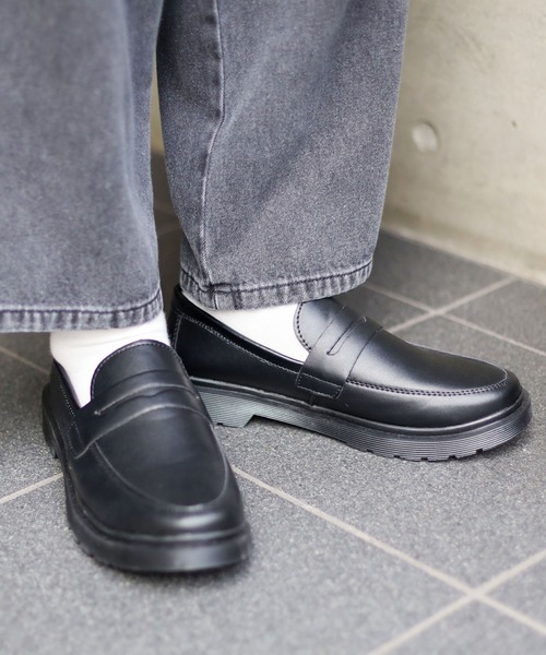 SPINNS（スピンズ）の「フェイクレザーローファー（ローファー・メンズ・ブラック・26/27）」の5枚目の写真