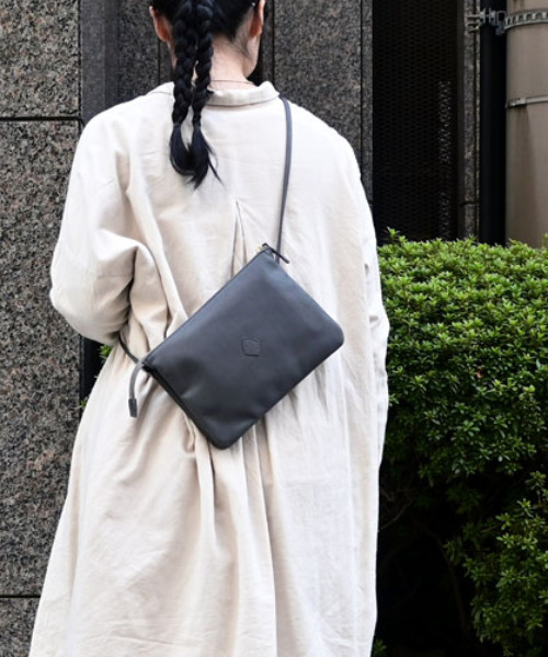 CLEDRAN(クレドラン)の「【本革 3層構造】CL3629 GALE SEPARATE SHOULDER スリム(ショルダーバッグ・レディース・グレー/ブラック/ブラウン・FREE)」の17枚目の写真