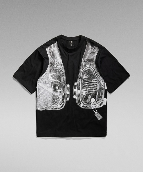 G-STAR（ジースター）の「ARCHIVE VEST BOXY T-SHIRT/ベストグラフィックロゴT（Tシャツ/カットソー・メンズ・ダークブラック/ホワイト・SMALL/MEDIUM/LARGE/X-LARGE/X-SMALL）」の12枚目の写真