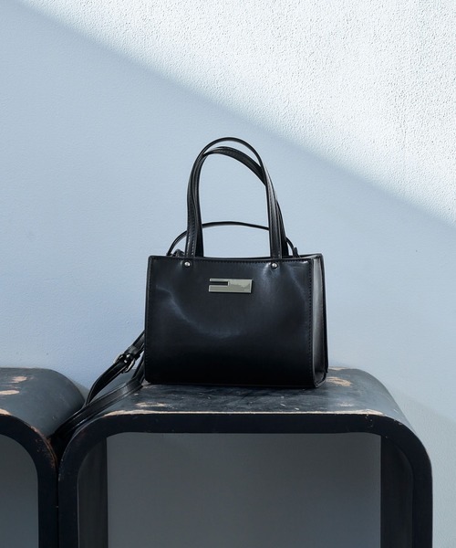 HARE（ハレ）の「ロゴプレートミニショルダーBAG(HARE)（ショルダー
