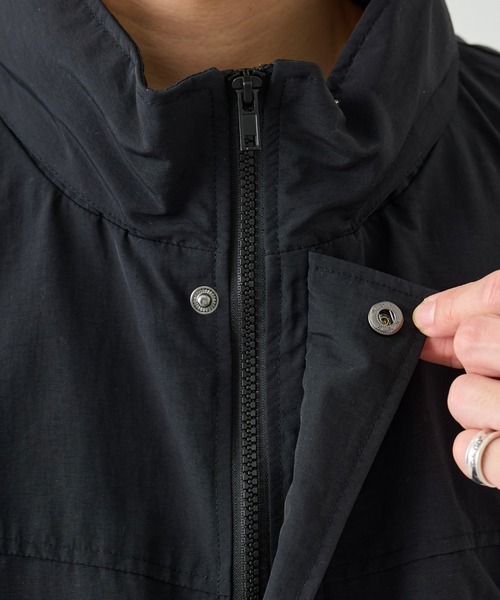 COLONY 2139(コロニートゥーワンスリーナイン)の「G.Y.M ナイロンタスランベスト(ベスト・メンズ・ブラック/ホワイト・MEDIUM/LARGE)」の20枚目の写真