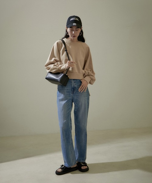 SALON adam et rope'（サロン アダム エ ロペ）の「【WEB限定】サイドジップクロップドスウェット（スウェット・レディース・チャコールグレー/オフホワイト/ベージュ・FREE）」の8枚目の写真