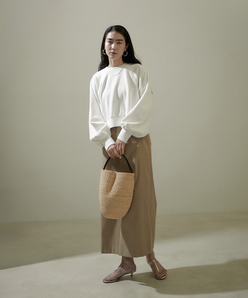 SALON adam et rope'（サロン アダム エ ロペ）の「【WEB限定】サイドジップクロップドスウェット（スウェット・レディース・チャコールグレー/オフホワイト/ベージュ・FREE）」の12枚目の写真