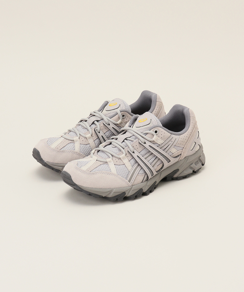 U by SPICK&SPAN(ユーバイスピックアンドスパン)の「【ASICS / アシックス】GEL-SONOMA15-50(グレー)(スニーカー・レディース・ライトグレー・25cm/24cm/23cm)」の1枚目の写真