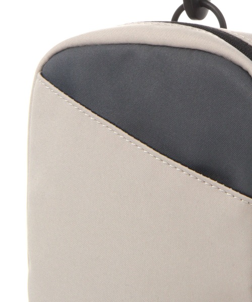 LAKOLE（ラコレ）の「スクエアボディBAG / 110615（ボディバッグ/ウエストポーチ・メンズ・ブラック/カーキ/ベージュ・FREE）」の4枚目の写真