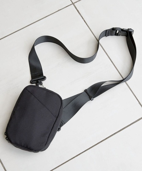 LAKOLE（ラコレ）の「スクエアボディBAG / 110615（ボディバッグ/ウエストポーチ・メンズ・ブラック/カーキ/ベージュ・FREE）」の20枚目の写真