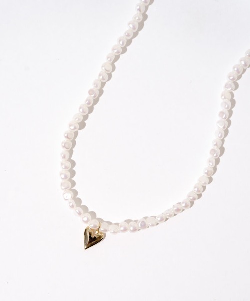 flower（フラワー）の「パーリーハートネックレス（ネックレス・レディース・ホワイト・FREE）」の3枚目の写真