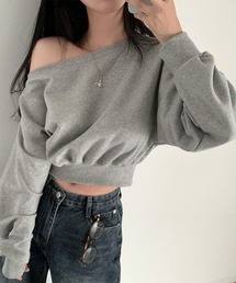 クロップドオフショルスウェット