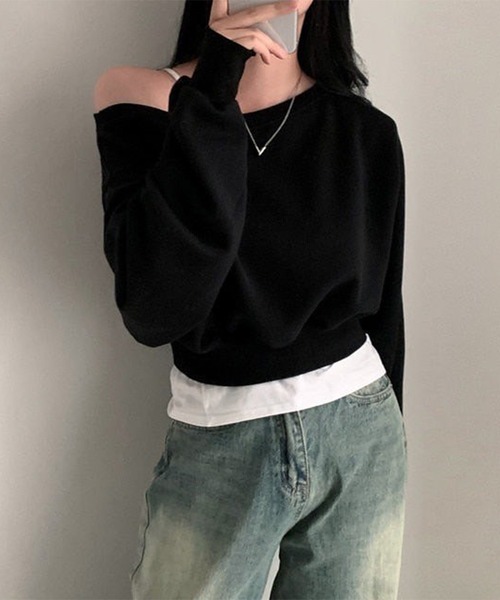 LYEON(リヨン)の「クロップドオフショルスウェット(スウェット・レディース・グレー/オフホワイト/ブラック・FREE)」の5枚目の写真