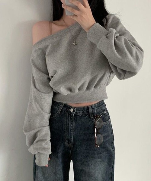 LYEON(リヨン)の「クロップドオフショルスウェット(スウェット・レディース・グレー/オフホワイト/ブラック・FREE)」の8枚目の写真