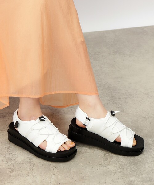 OPAQUE.CLIP（オペークドットクリップ）の「◆ボリュームソールスポーティサンダル（サンダル・レディース・ブラック/カーキ/オフホワイト・02/03）」の12枚目の写真