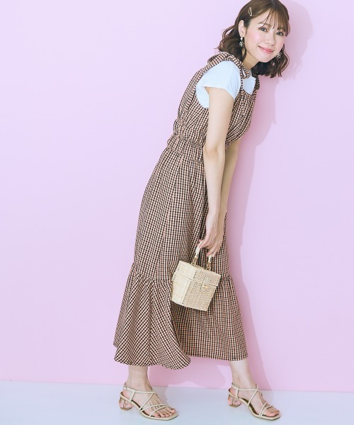 marun(マルン)の「<大きいサイズ> 肩リボンキャミソールワンピース marun(ワンピース・レディース・ブラック/オレンジ系/ホワイト×ブラック・4L/3L/LL/L/5L)」の2枚目の写真