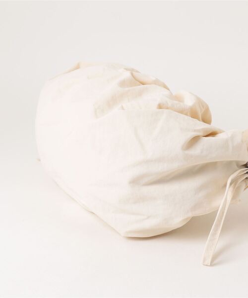 DouDou（ドゥドゥ）の「【WEB限定】フリルハンドルタックショルダー（ショルダーバッグ・レディース・アイボリー/ブラック/シルバー・FREE）」の5枚目の写真